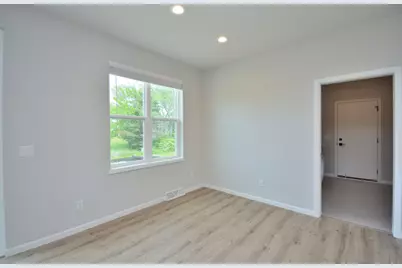 6026  Maxwell Ct, Racine, WI 53402 - Photo 12