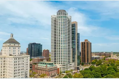 825 N Prospect Ave #1801, Milwaukee, WI 53202 - Photo 30