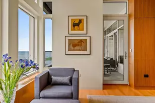 825 N Prospect Ave, Milwaukee, WI 53202 - Photo 16