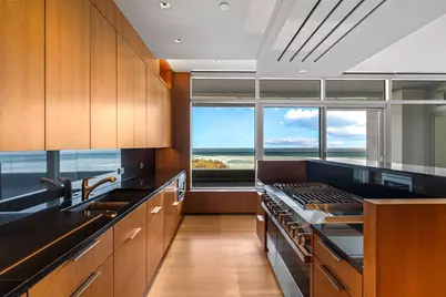 825 N Prospect Ave #1801, Milwaukee, WI 53202 - Photo 12