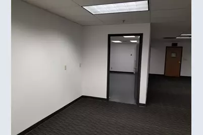 15850 W Bluemound Rd #15, Brookfield, WI 53005 - Photo 6