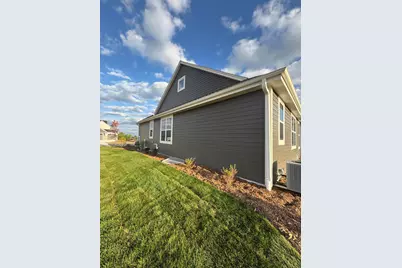 497  Limestone Ln, Slinger, WI 53086 - Photo 4