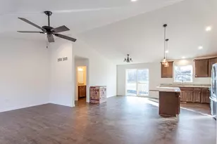 30701 Jeffrey Dr, Burlington, WI 53105 - Photo 4