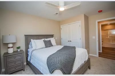 1063  Anchor Ave, West Bend, WI 53095 - Photo 18