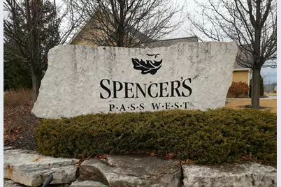 N57W19673  Holly Ct, Menomonee Falls, WI 53051 - Photo 2