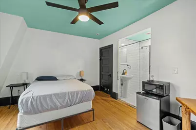 2734 N Maryland Ave, Milwaukee, WI 53211 - Photo 12