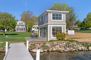 3 N Walworth Ave, Williams Bay, WI 53191 - Photo 16