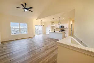 102 Chestnut Ct, Theresa, WI 53091 - Photo 4