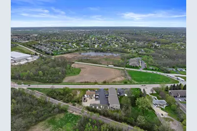 W151N11112  Mequon Rd, Germantown, WI 53022 - Photo 6