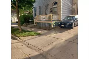1753 N Marshall St, Milwaukee, WI 53202 - Photo 4