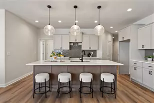 880 S Verona Cir, Grafton, WI 53024 - Photo 4