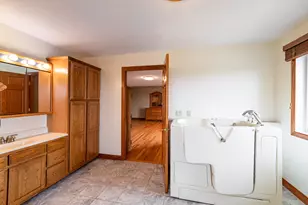 34506 Pleasant Point Dr, Homer, MN 55987 - Photo 32