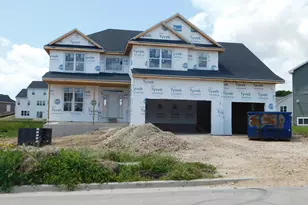 711 Kohlwey Dr, Grafton, WI 53024 - Photo 2