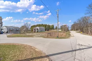 W5708 Trackside Rd, Plymouth, WI 53073 - Photo 10