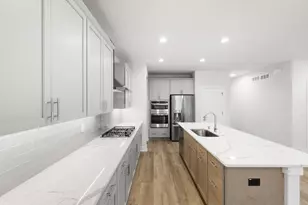 N28W25285 Parkway Ridge Circle, Pewaukee, WI 53072 - Photo 14