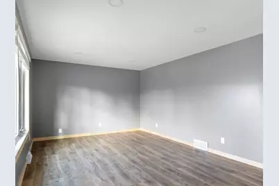 1933  Kellner St #1935, Manitowoc, WI 54220 - Photo 6