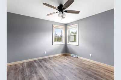 1933  Kellner St #1935, Manitowoc, WI 54220 - Photo 8