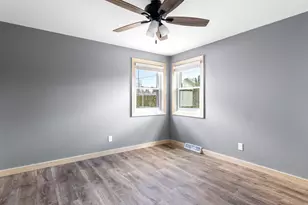 1933 Kellner St, Manitowoc, WI 54220 - Photo 8