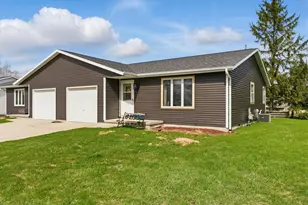 1933 Kellner St, Manitowoc, WI 54220 - Photo 12