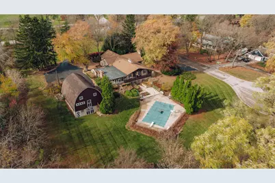 15555  Esser Ct, Brookfield, WI 53005 - Photo 6