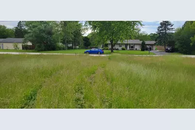 10568 S Alton Rd, Oak Creek, WI 53154 - Photo 8