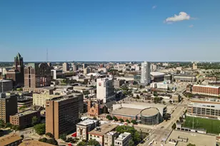 1325 N Van Buren St, Milwaukee, WI 53202 - Photo 40