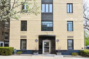 1830 E Kane Pl, Milwaukee, WI 53202 - Photo 1