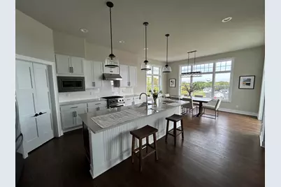 W253N5598  Crescent Hill Dr, Sussex, WI 53089 - Photo 12