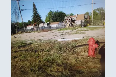 5629 N Teutonia Ave, Milwaukee, WI 53209 - Photo 1