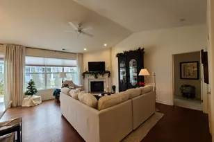 609 Cadence Cir, Lake Geneva, WI 53147 - Photo 12