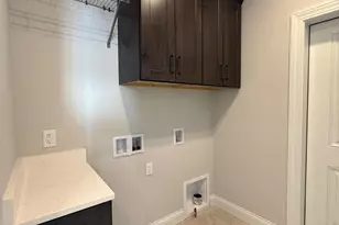 W215N4855 Kathleen Dr, Menomonee Falls, WI 53051 - Photo 16