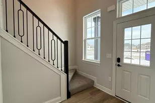W215N4855 Kathleen Dr, Menomonee Falls, WI 53051 - Photo 8
