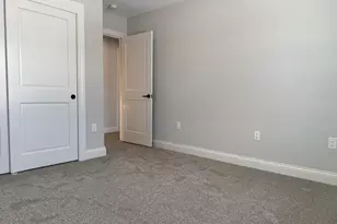 W215N4855 Kathleen Dr, Menomonee Falls, WI 53051 - Photo 20