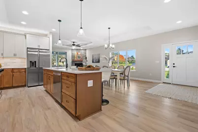 20820  Gray St, Lannon, WI 53046 - Photo 4