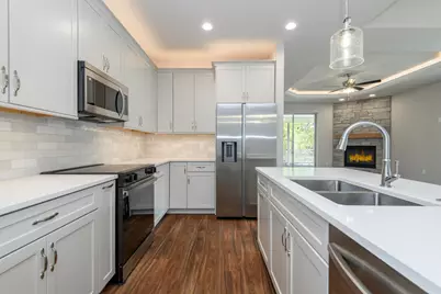 20860  Gray St, Lannon, WI 53046 - Photo 8