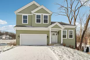 1920 La Salle St, Lake Geneva, WI 53147 - Photo 2