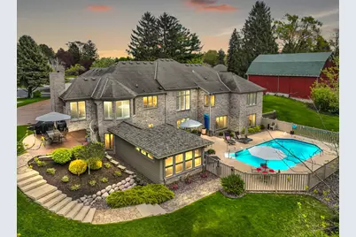 8  Lake Pointe Cir, Racine, WI 53402 - Photo 28