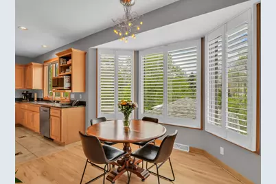 8  Lake Pointe Cir, Racine, WI 53402 - Photo 10