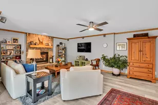 8 Lake Pointe Cir, Racine, WI 53402 - Photo 18