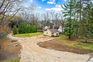 W288S250 Elmhurst Rd, Delafield, WI 53188 - Photo 2