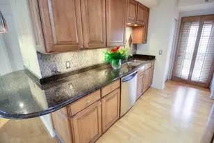 688 N Midvale Blvd, Madison, WI 53705 - Photo 4