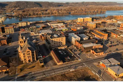 157  3rd St, Winona, MN 55987 - Photo 2