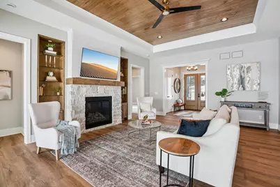 W279N6010  Serenity Dr, Merton, WI 53089 - Photo 4