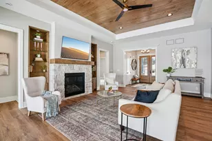 W279N6010 Serenity Dr, Merton, WI 53089 - Photo 4