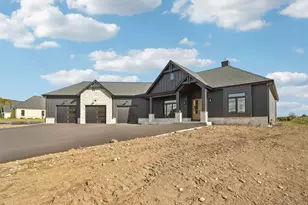 W279N6010 Serenity Dr, Merton, WI 53089 - Photo 146