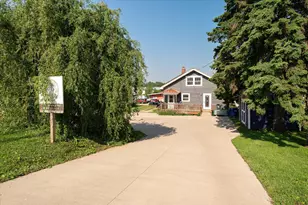 729 N Main St, Viroqua, WI 54665 - Photo 4