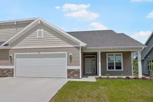 852 Stonecrop Dr, Hartford, WI 53027 - Photo 1