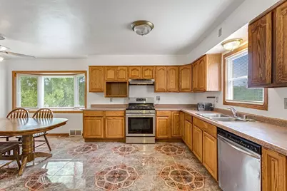 9335 W County Line Rd #9325, Milwaukee, WI 53224 - Photo 10