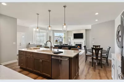 877 S Verona Cir #82, Grafton, WI 53024 - Photo 2