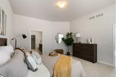 877 S Verona Cir #82, Grafton, WI 53024 - Photo 6